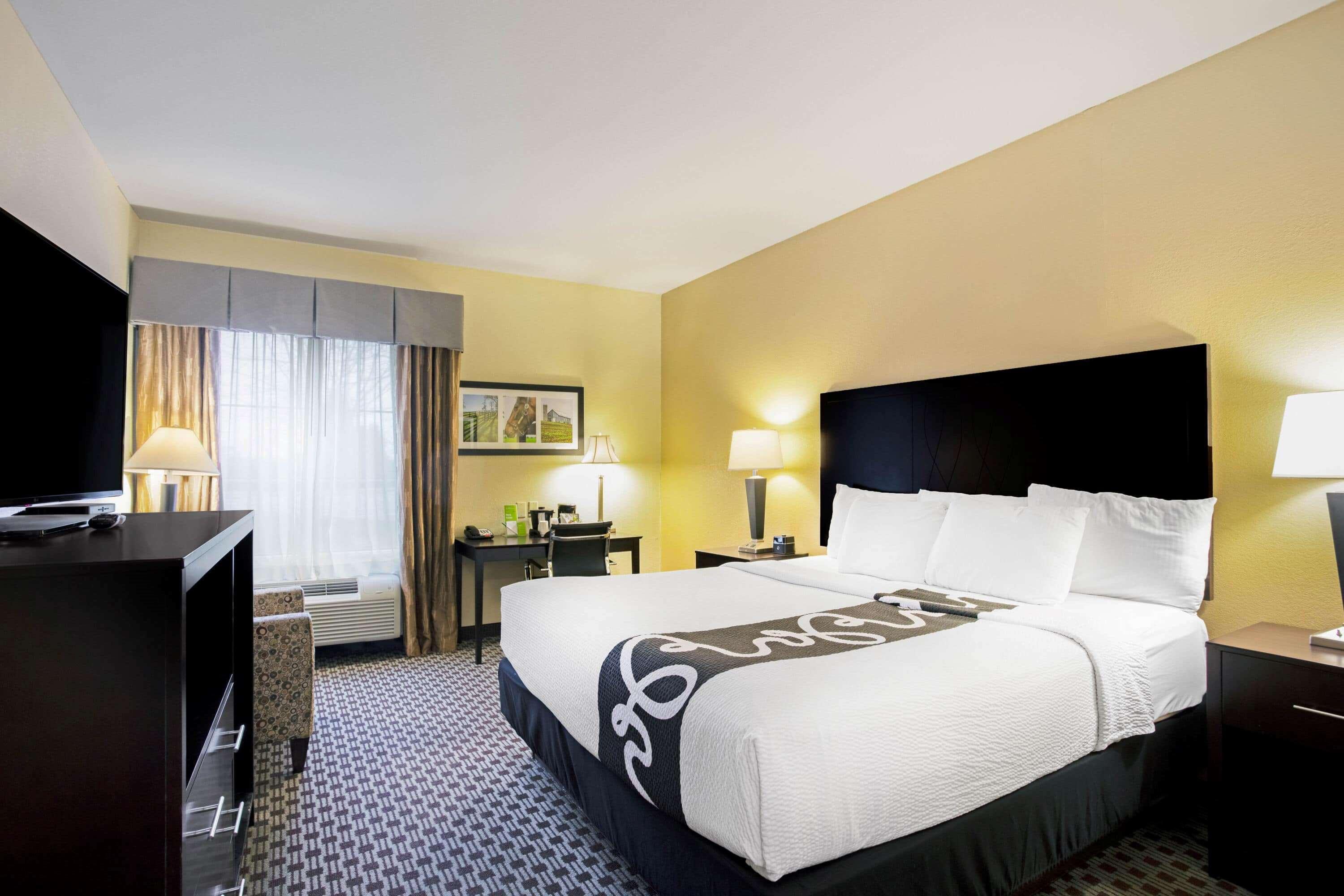 Отель La Quinta By Wyndham Lexington South / Hamburg Экстерьер фото