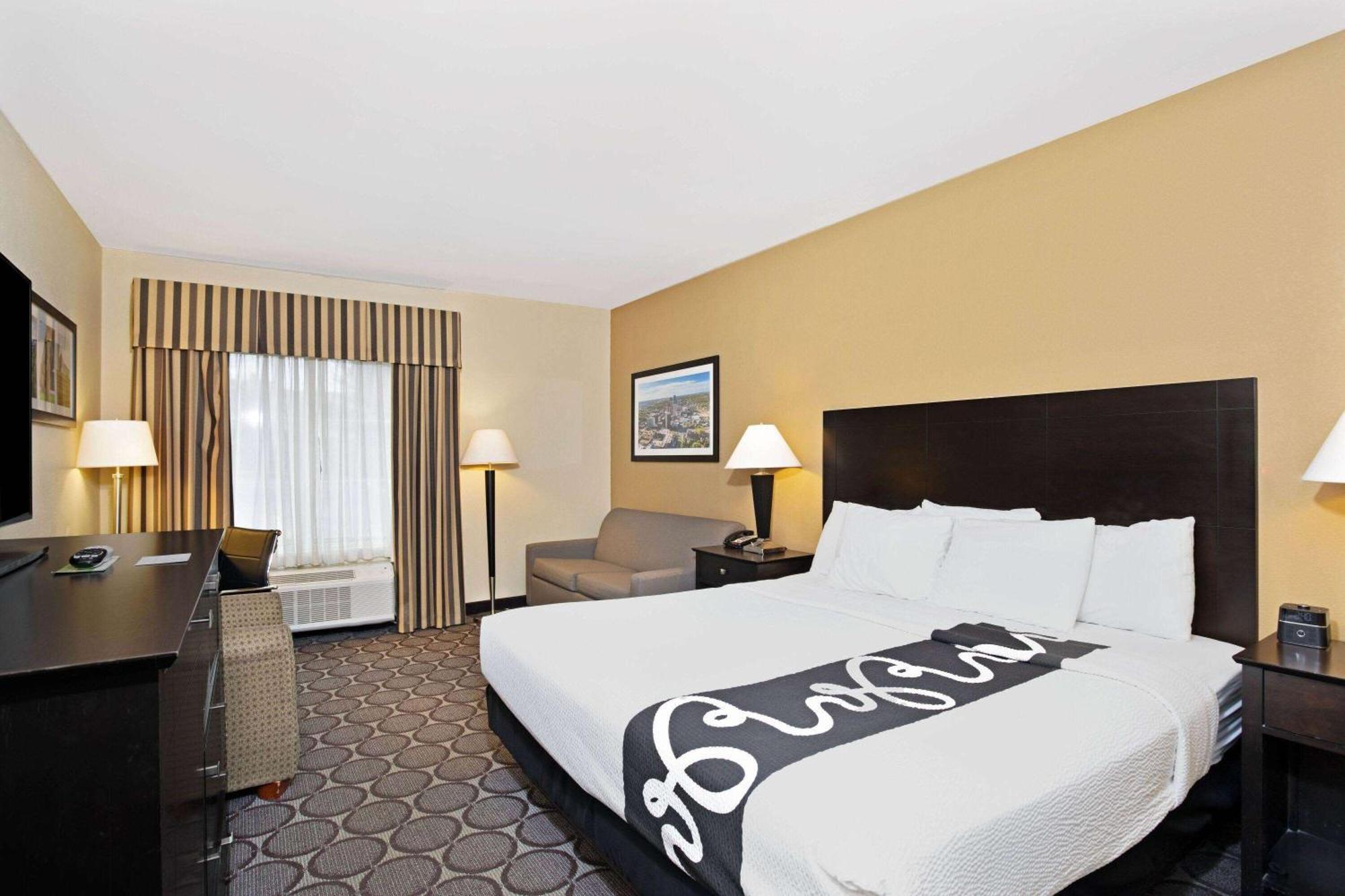 Отель La Quinta By Wyndham Lexington South / Hamburg Экстерьер фото